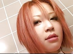 Rdečelaska tesen in busty babe muco Milovanje v kopalnici