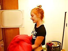 Teen očisti svojega tiča